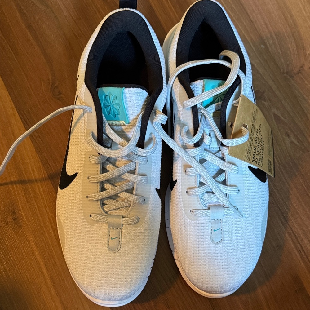 Nike w flex experience rn 12 White& Black Running Shoes Blue Accents 10 w/ 8.5 m - Picture 3 of 5